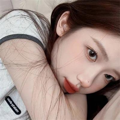 当红男星又出大瓜：机场牵手女助理，后援会发声明，72小时